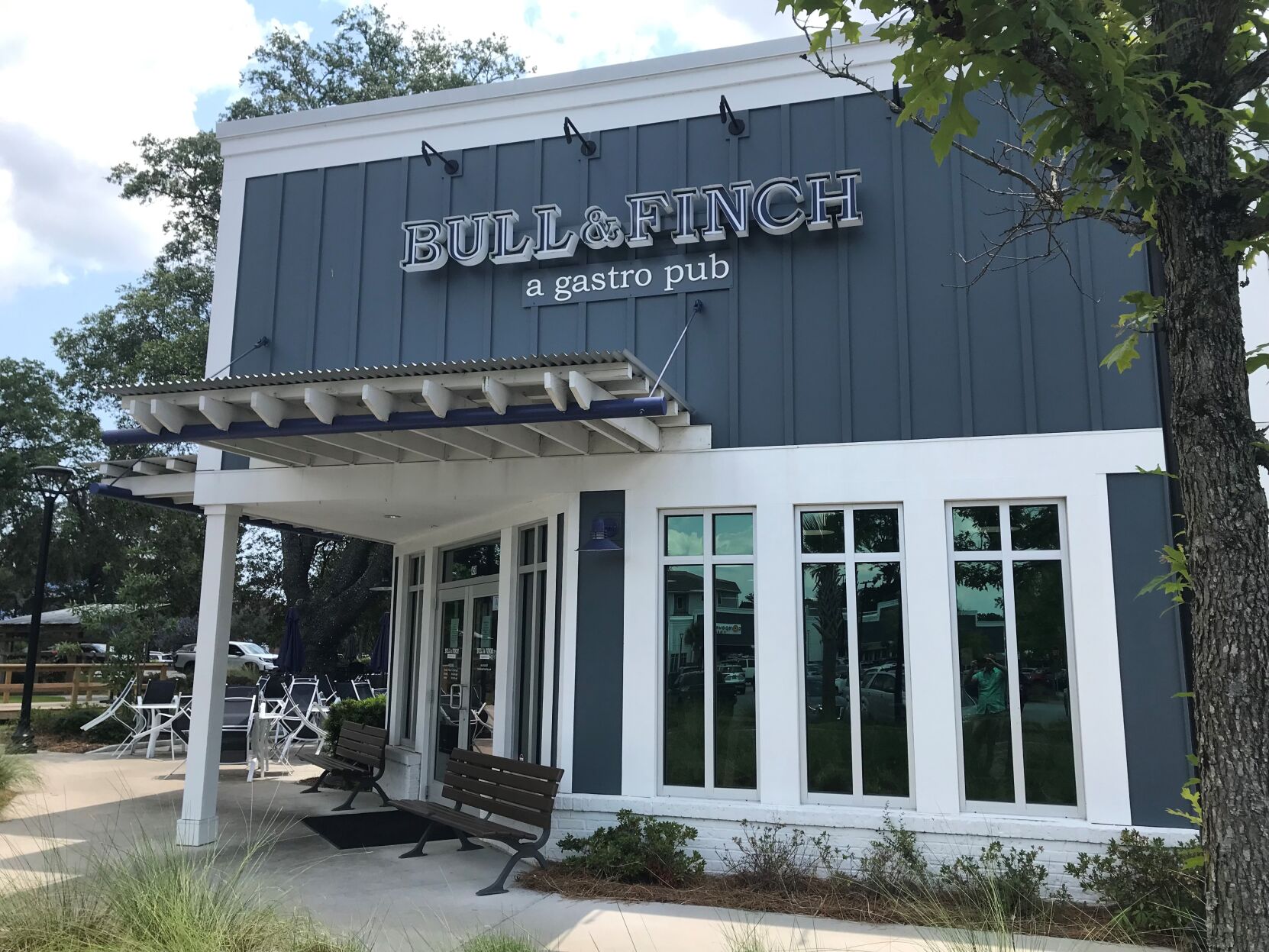 Bull & Finch